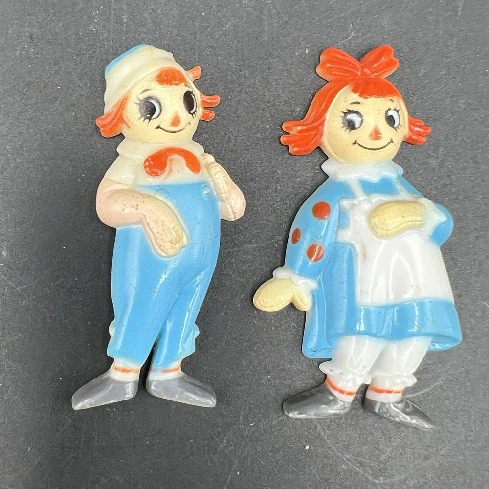VTG NASTA Raggedy Ann and Andy Arthur Dog Plastic Magnets Set Of 3 ~ Dates 1980